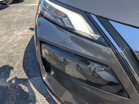Used 2023 Nissan Rogue S AWD/4WD image 10