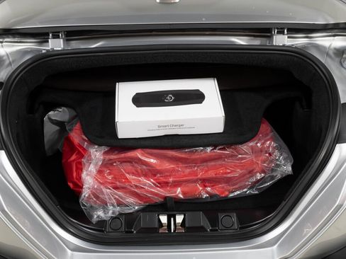 Used 2024 Ferrari Roma Spider image 21