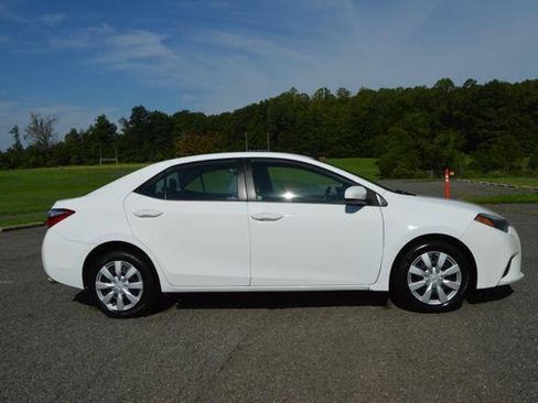 Used 2015 Toyota Corolla LE FWD image 5