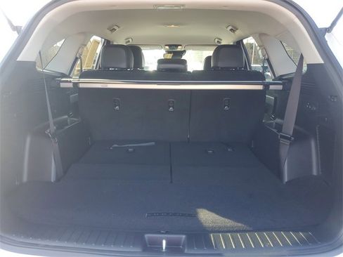 Used 2025 Kia Sorento S image 8