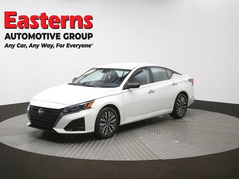 Used 2025 Nissan Altima 2.5 SV FWD image 55
