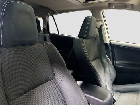 Used 2018 Toyota RAV4 XLE w/ Plus Extra Value Package AWD/4WD image 27