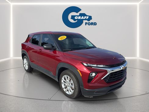 Used 2025 Chevrolet TrailBlazer LS w/ LS Convenience Package FWD image 4