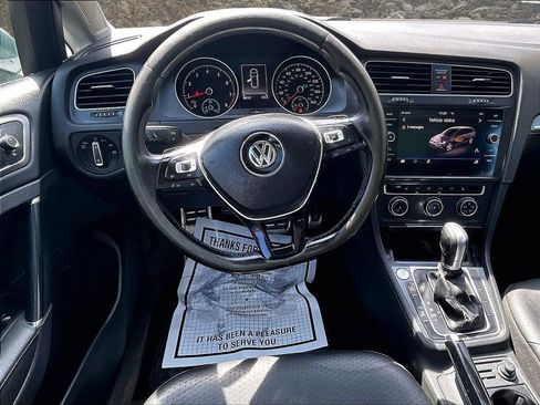 Used 2018 Volkswagen Golf Alltrack SE image 5