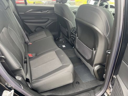 New 2025 Jeep Grand Cherokee Laredo X image 12