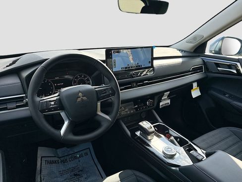 New 2026 Mitsubishi Outlander SE image 24