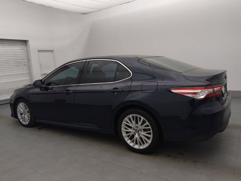 Used 2018 Toyota Camry XLE image 3