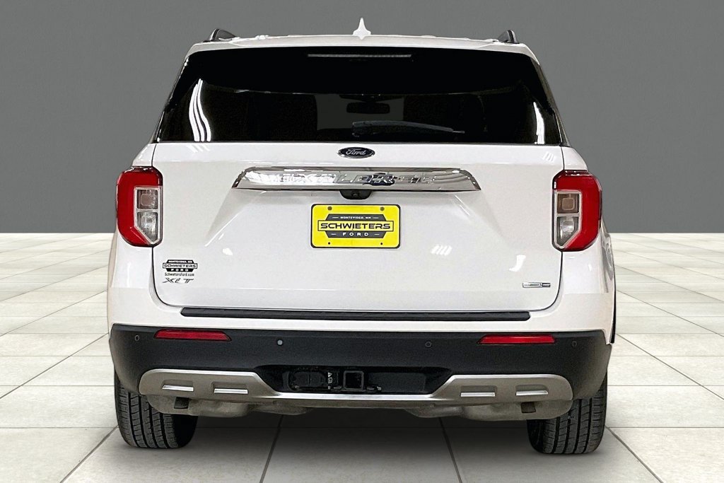 Used 2020 Ford Explorer XLT w/ Equipment Group 202A AWD/4WD image 4
