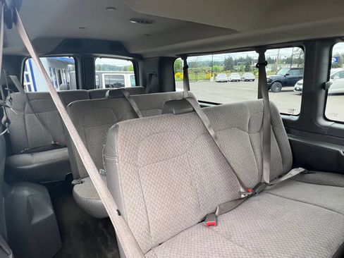 Used 2017 Chevrolet Express 3500 LT w/ LT Preferred Equipment Group RWD image 8