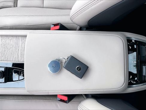 New 2026 Volvo XC90 T8 Ultra w/ Protection Package image 35