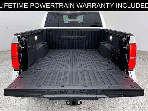 Used 2025 Toyota Tacoma TRD Off-Road AWD/4WD image 37