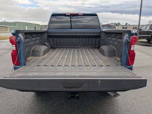 Used 2025 Chevrolet Silverado 2500 Custom w/ Custom Value Package image 13