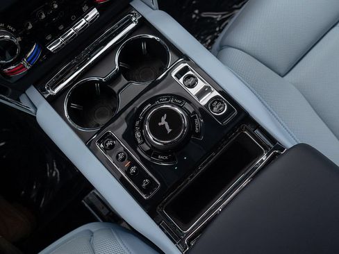 Certified 2025 Rolls-Royce Cullinan AWD/4WD image 41