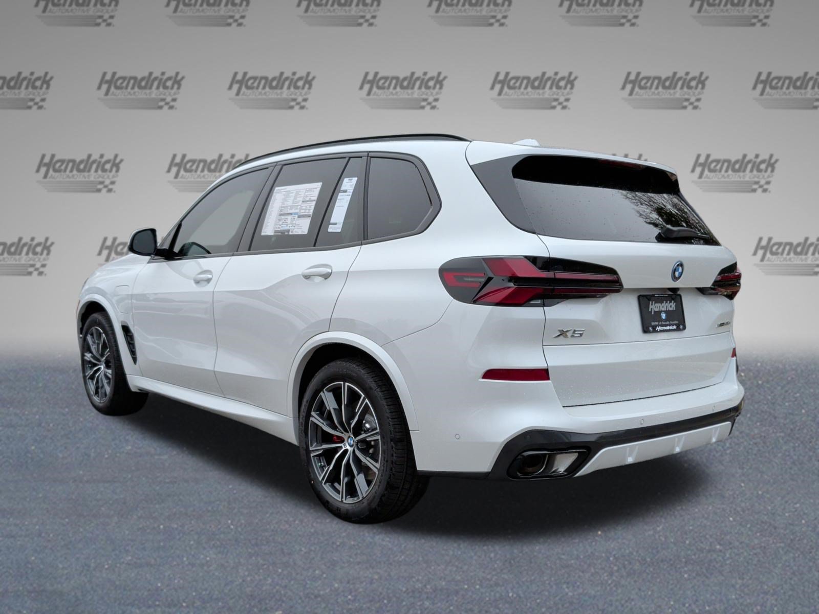 Used 2026 BMW X5 xDrive50e w/ M Sport Package AWD/4WD image 7