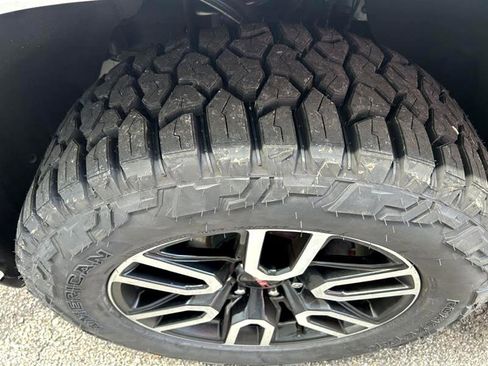 Used 2020 GMC Sierra 1500 AT4 w/ AT4 Premium Package image 18