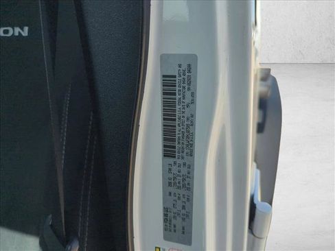 Used 2017 Jeep Wrangler Unlimited Rubicon w/ Connectivity Group image 18