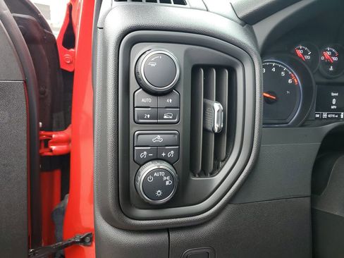 Used 2023 Chevrolet Silverado 1500 Custom w/ LPO, Dark Essentials Package AWD/4WD image 17