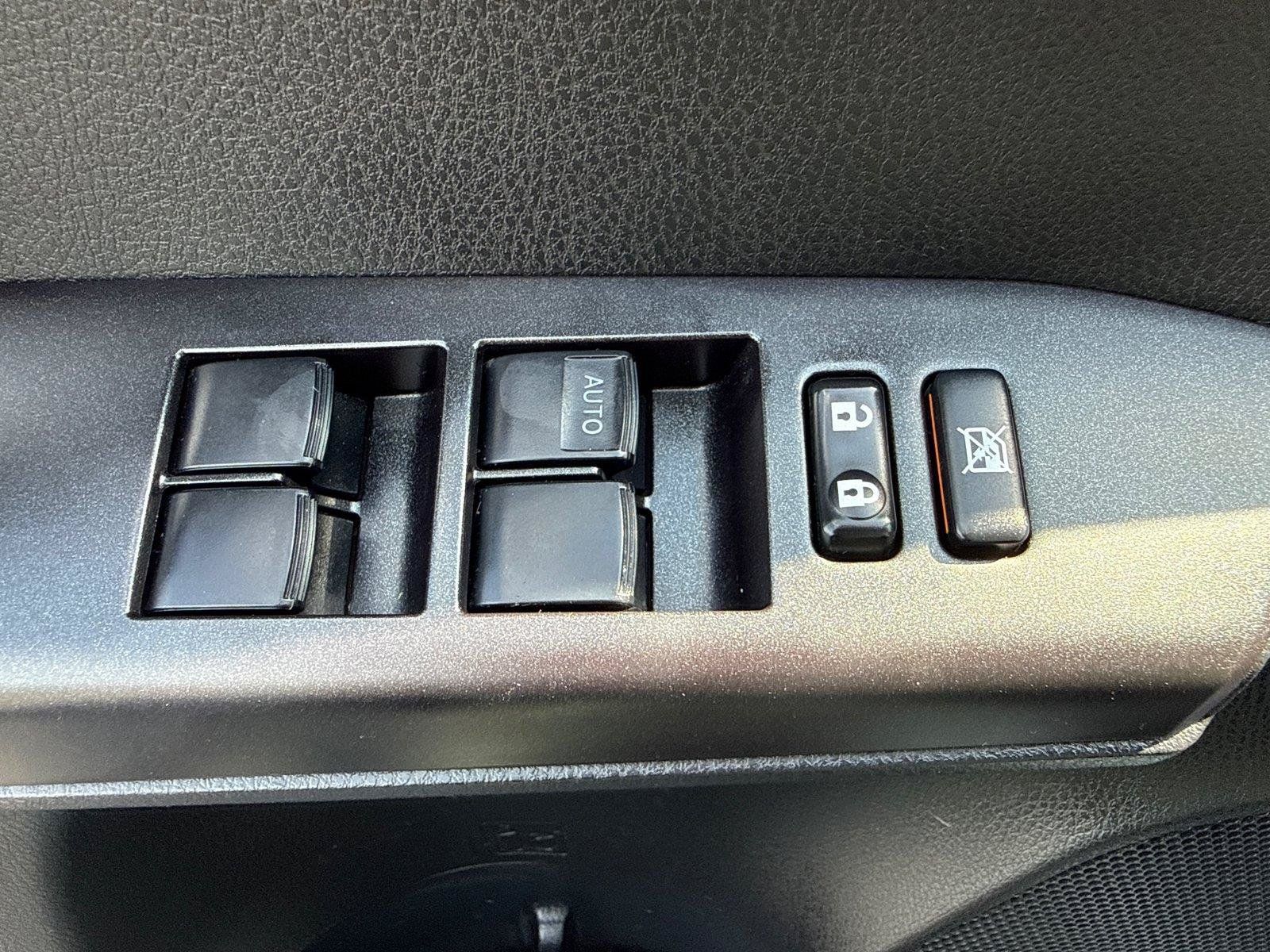 Used 2016 Toyota RAV4 XLE w/ Convenience Package FWD image 11