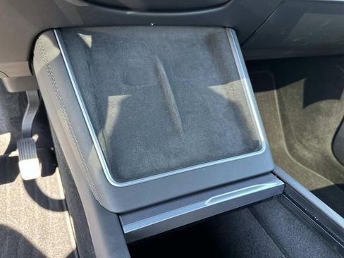 Used 2026 Tesla Model Y Long Range AWD/4WD image 27