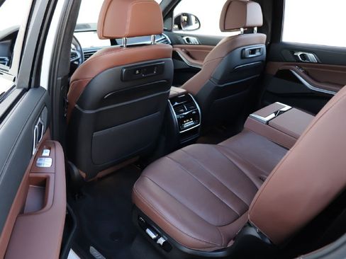 Used 2020 BMW X7 M50i w/ Cold Weather Package image 20