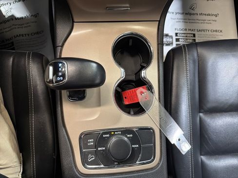 Used 2015 Jeep Grand Cherokee Limited AWD/4WD image 30