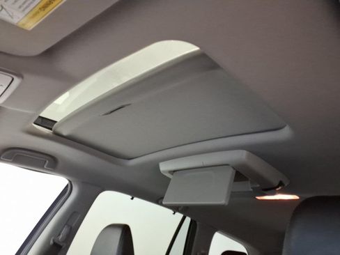 Used 2019 Honda Pilot AWD Touring image 15