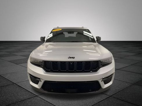 Used 2025 Jeep Grand Cherokee Limited w/ Luxury Tech Group II AWD/4WD image 2