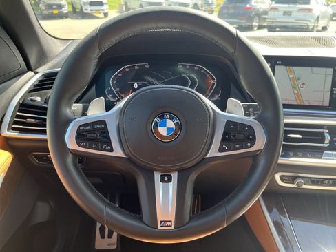 Used 2022 BMW X5 xDrive40i w/ M Sport Package AWD/4WD image 15