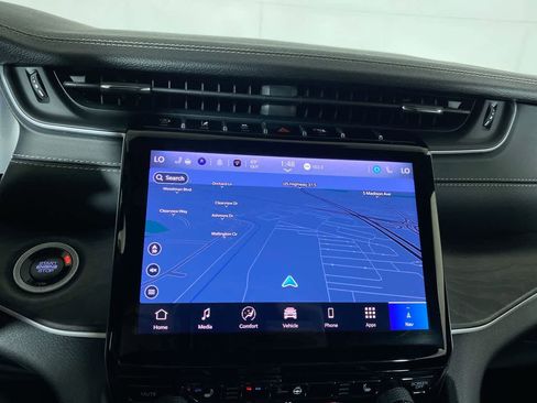 Used 2024 Jeep Grand Cherokee Limited image 26