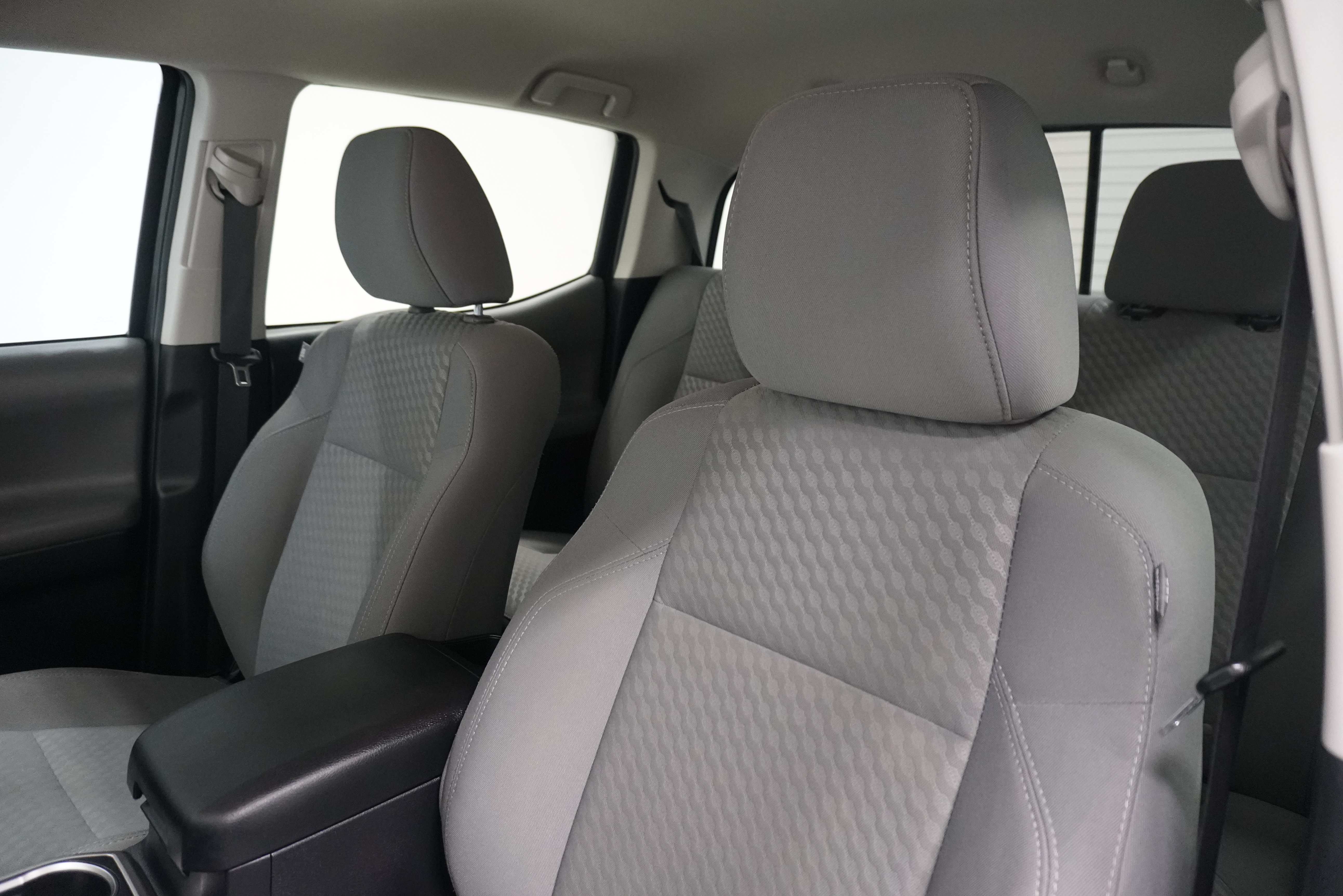 Used 2021 Toyota Tacoma SR5 RWD image 11