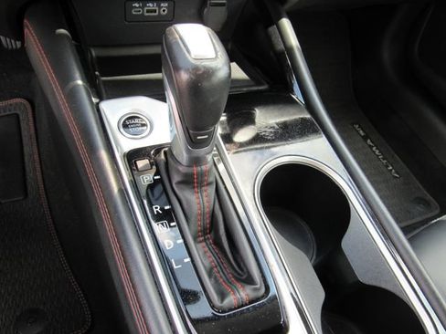 Used 2024 Nissan Altima 2.5 SR FWD image 24