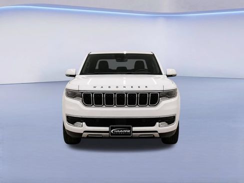 Used 2024 Jeep Wagoneer Series II w/ Flexible Seating Group RWD image 2