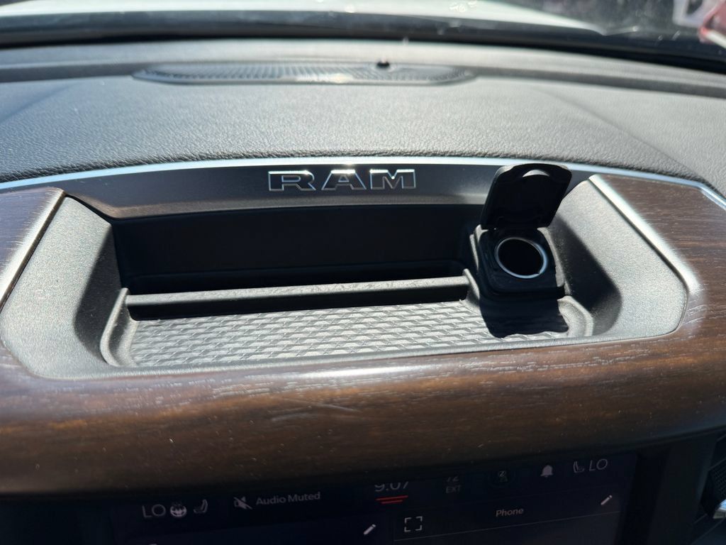 Used 2022 RAM 1500 Laramie AWD/4WD image 42