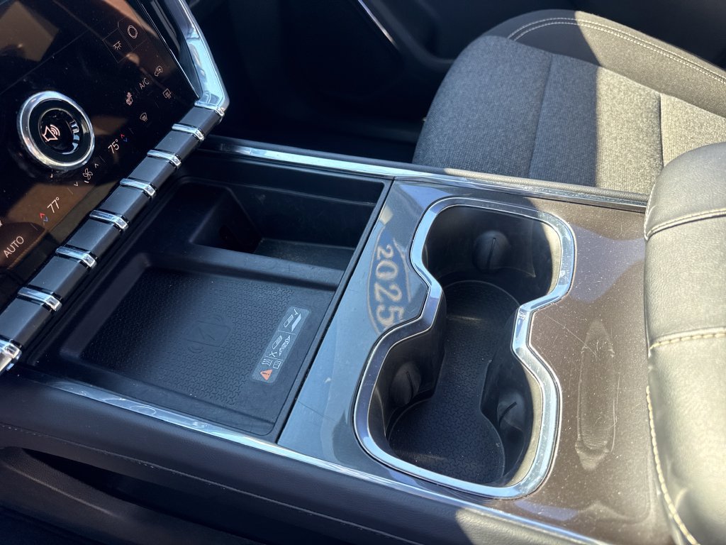 Used 2025 GMC Acadia Elevation FWD image 21