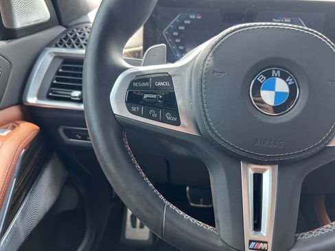 Used 2025 BMW X7 M60i AWD/4WD image 19