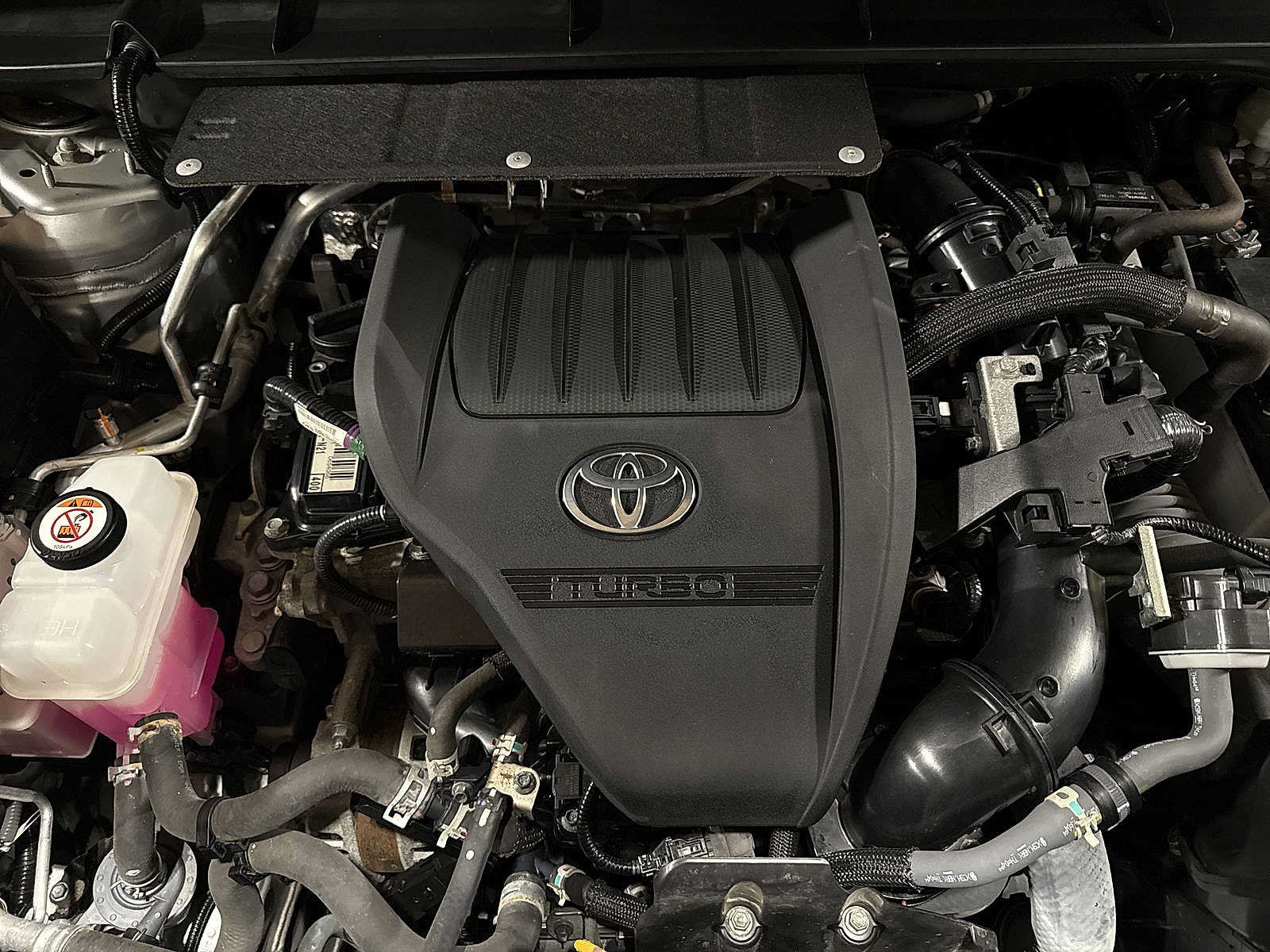 Used 2023 Toyota Highlander LE FWD image 12