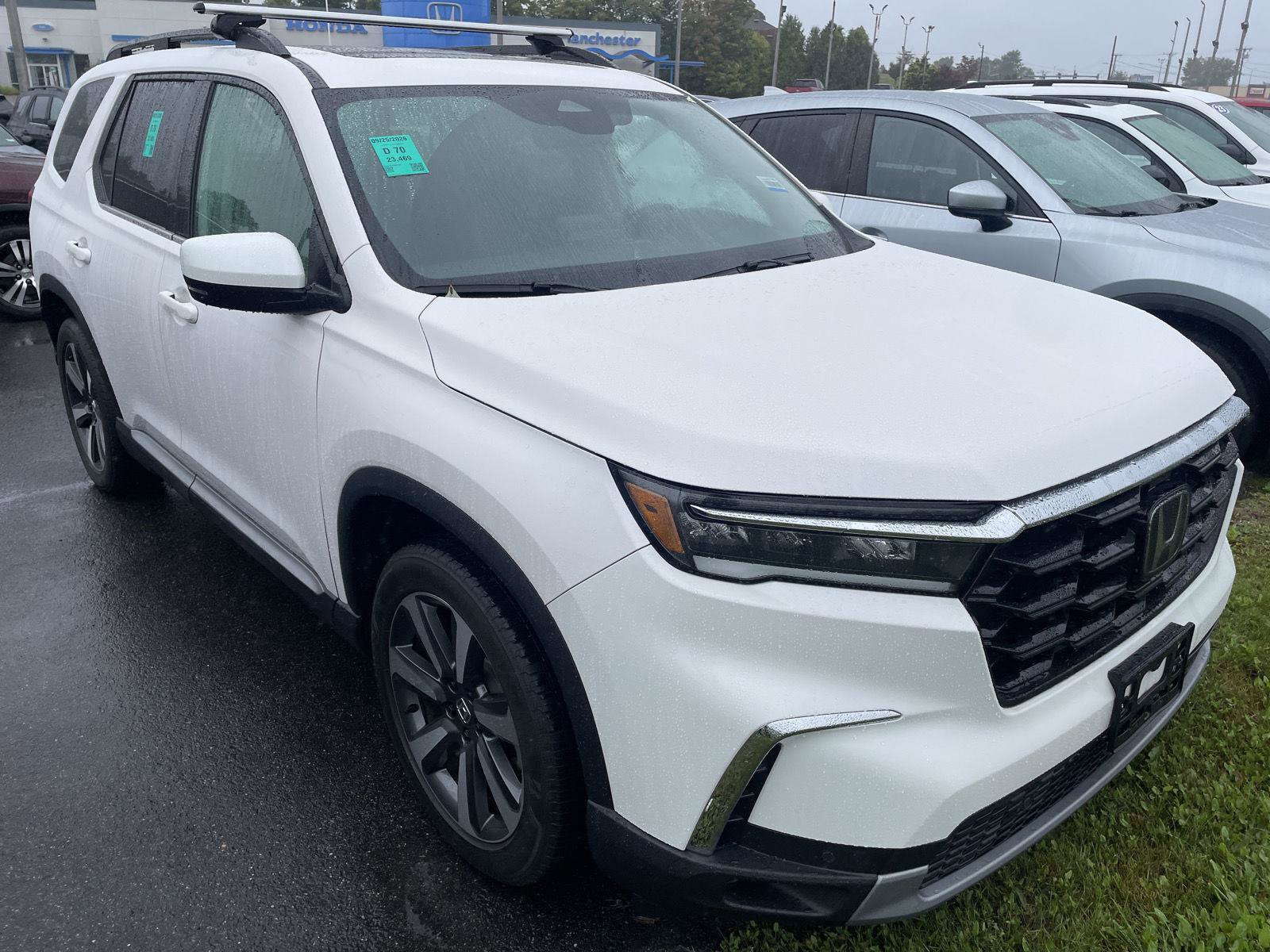 Used 2023 Honda Pilot Touring image 1