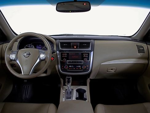 Used 2017 Nissan Altima 2.5 SL w/ Moonroof Package image 13