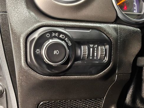 Used 2019 Jeep Wrangler Unlimited Sahara AWD/4WD image 48