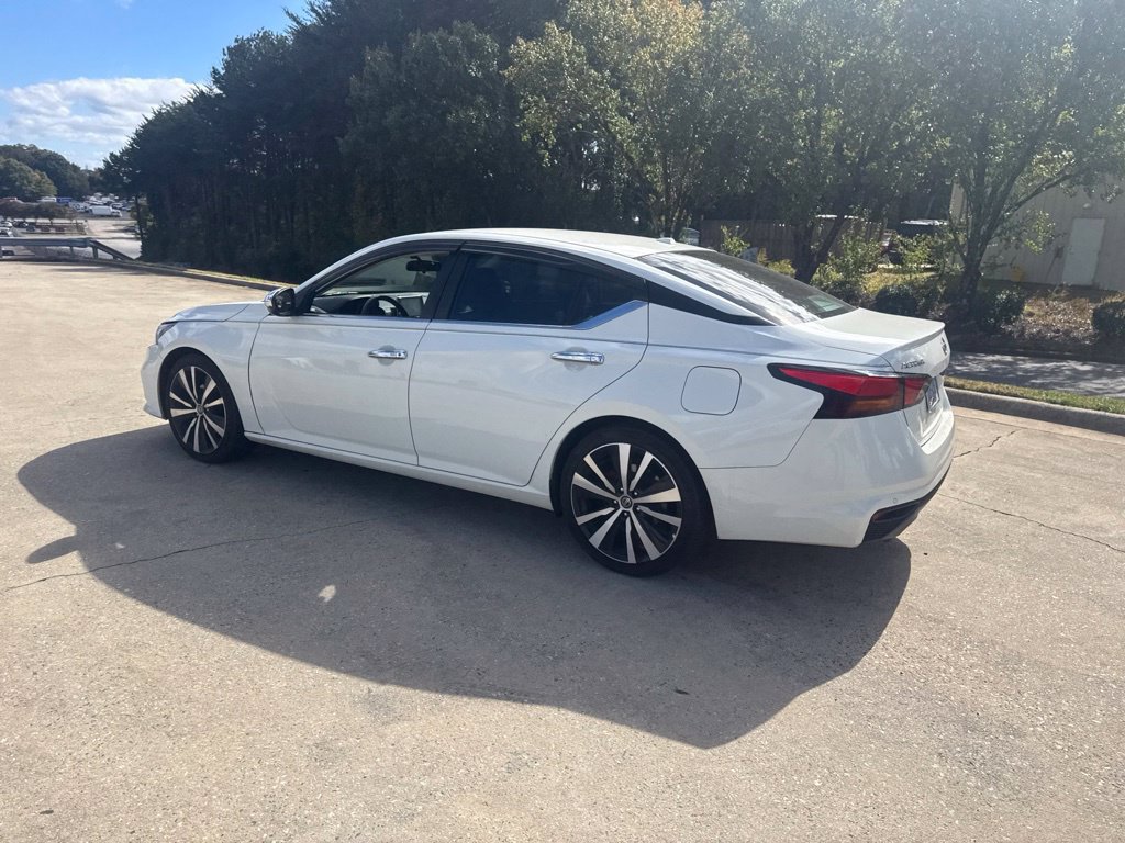 Used 2020 Nissan Altima 2.5 SR FWD image 11