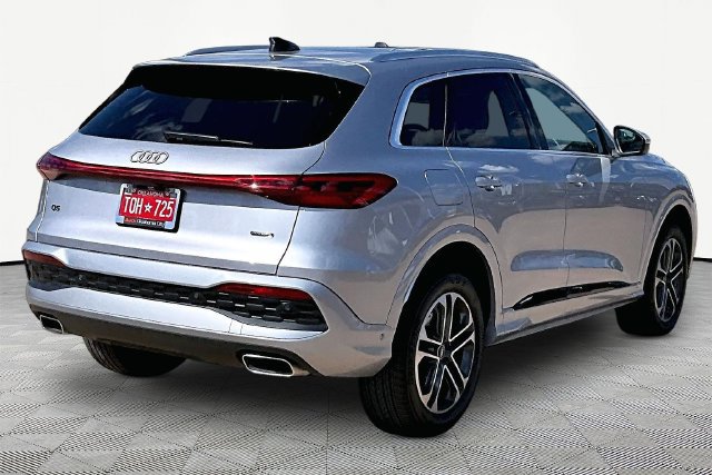Used 2025 Audi Q5 Premium AWD/4WD image 2