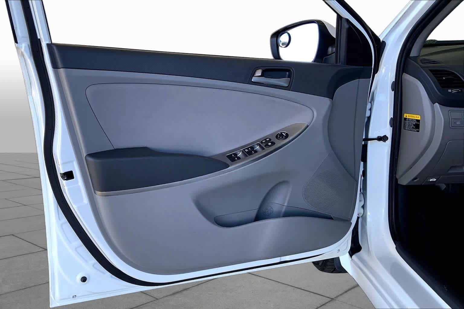 Used 2017 Hyundai Accent Value Edition FWD image 21