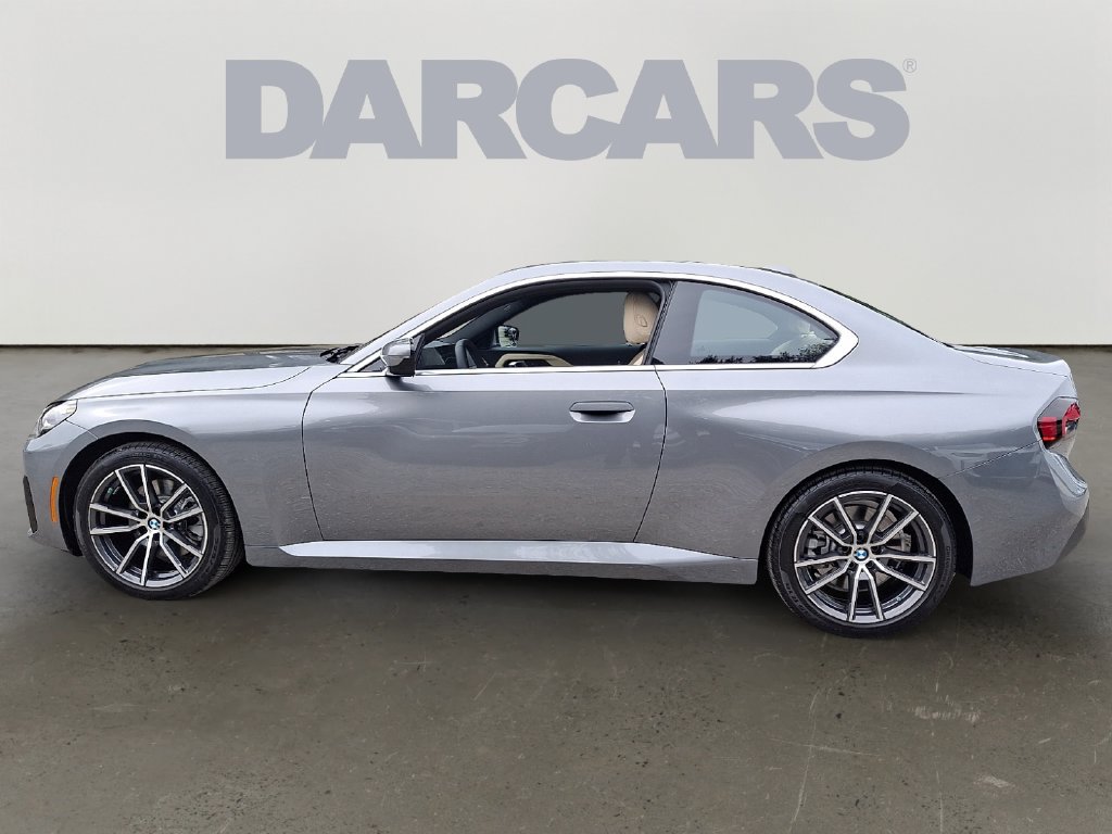Used 2025 BMW 230i xDrive Coupe w/ Convenience Package AWD/4WD image 3