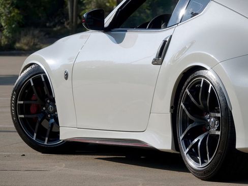 Used 2018 Nissan 370Z NISMO image 30