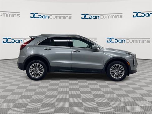 Used 2024 Cadillac XT4 Premium Luxury image 9