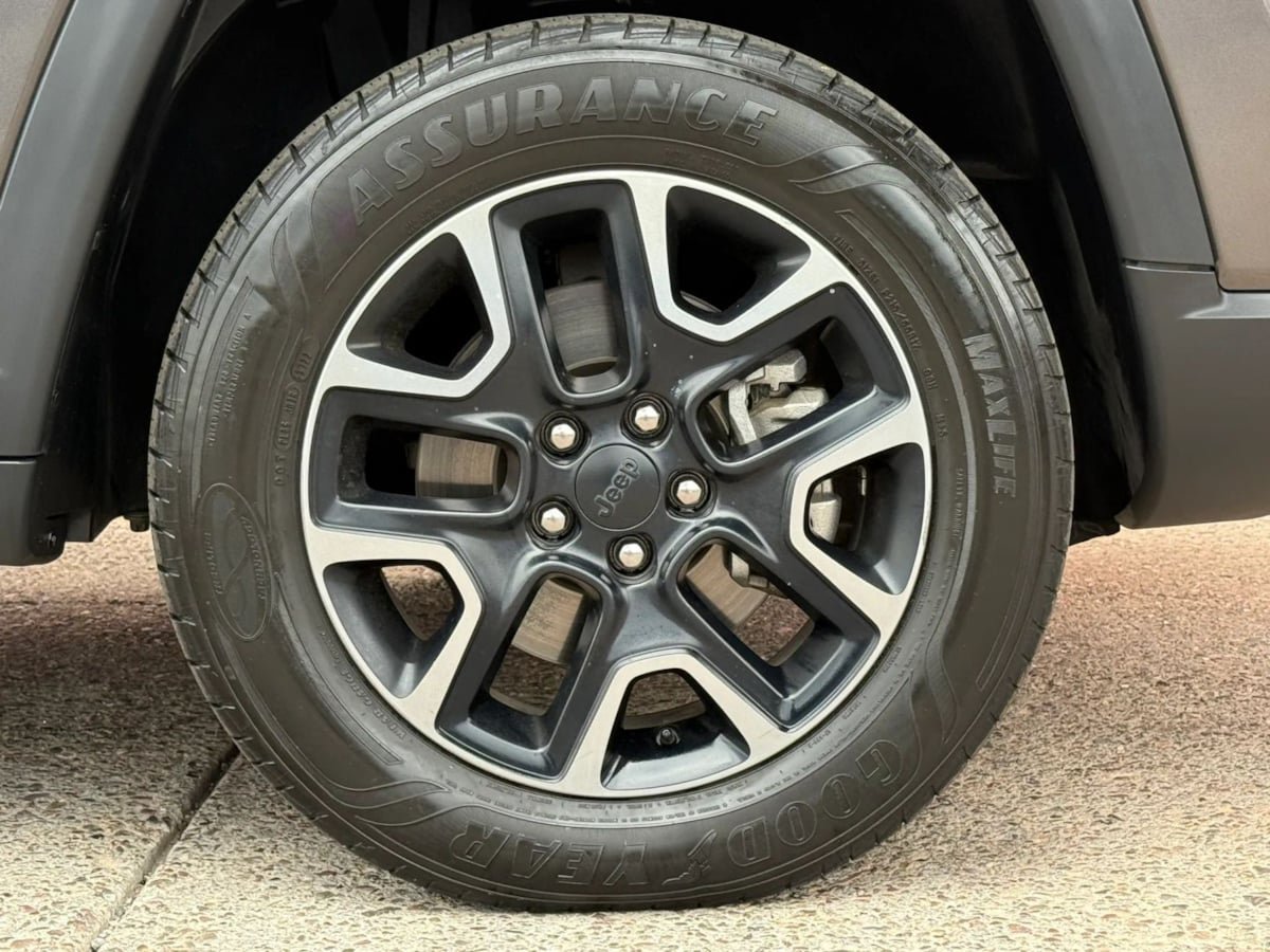 Used 2019 Jeep Compass Trailhawk w/ Leather Interior Group AWD/4WD image 25