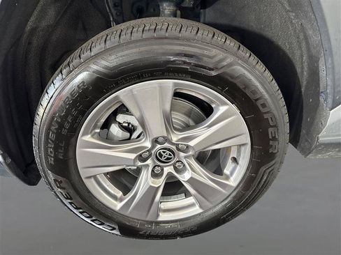 Used 2024 Toyota RAV4 XLE w/ Convenience Package FWD image 23