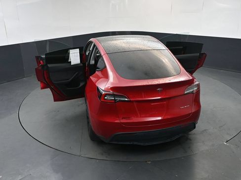 Used 2021 Tesla Model Y Long Range AWD/4WD image 16