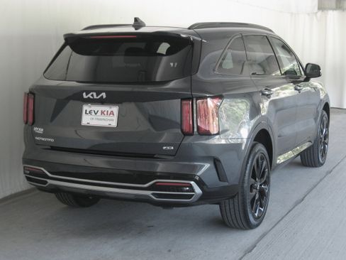 Used 2023 Kia Sorento SX image 7