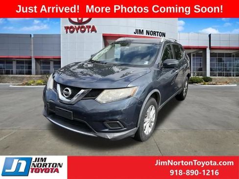 Used 2016 Nissan Rogue SV w/ SV Premium Package AWD/4WD image 2